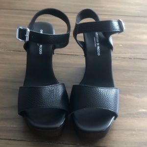 NWOT Christian Di Riccio wedges size 39